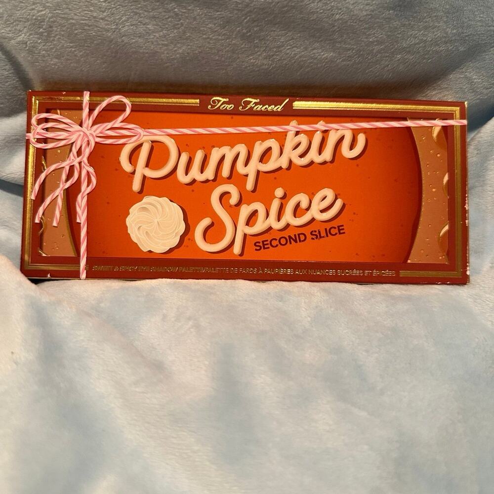 Too Faced Pumpkin Spice eyeshadow palette